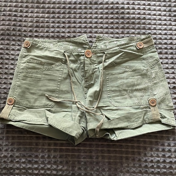 BCBGirls Shorts Vintage Bcbg Girls Cargo Shorts Poshmark